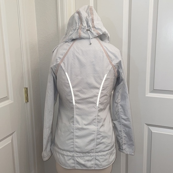 ATHLETA white hooded windbreaker jacket in women’s XXS - Picture 6 of 15